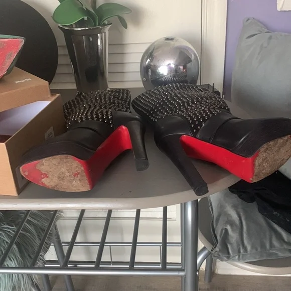 Black Christian Louboutin boots with studs size 39 - Picture 3 of 8